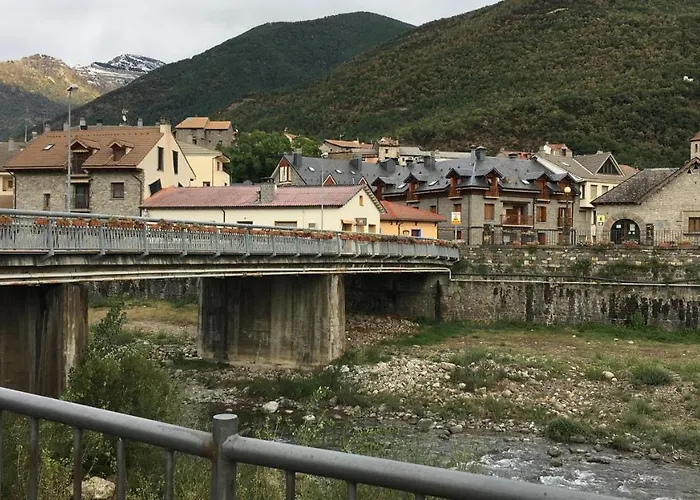 Biescas-pirineo-relax 公寓