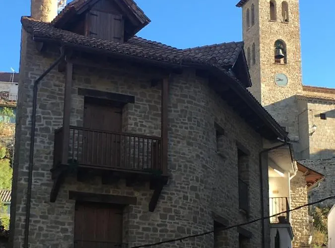 Biescas-pirineo-relax 公寓 毕斯卡斯